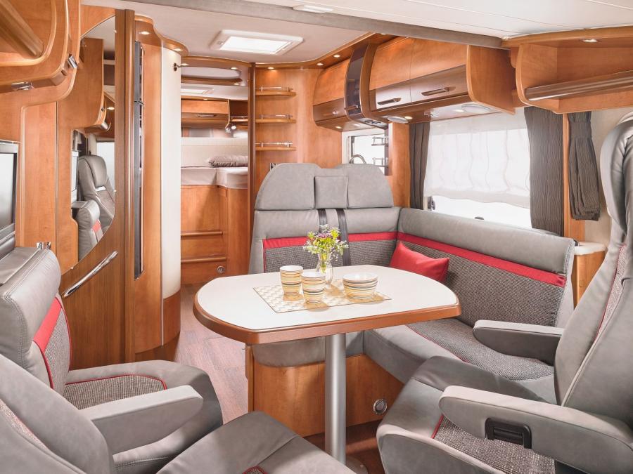 Интерьер Carthago C-Tourer I 2011 года  (фото 11 из 16)